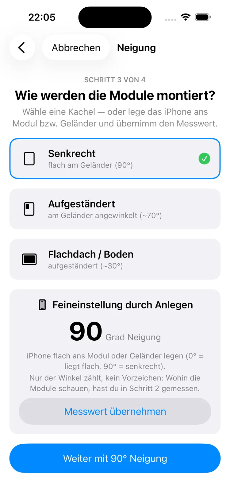BalkonWatt auf dem iPhone: Auswahl der Montageart mit den Kacheln Senkrecht, Aufgeständert und Flachdach sowie Live-Anzeige von 90 Grad Neigung