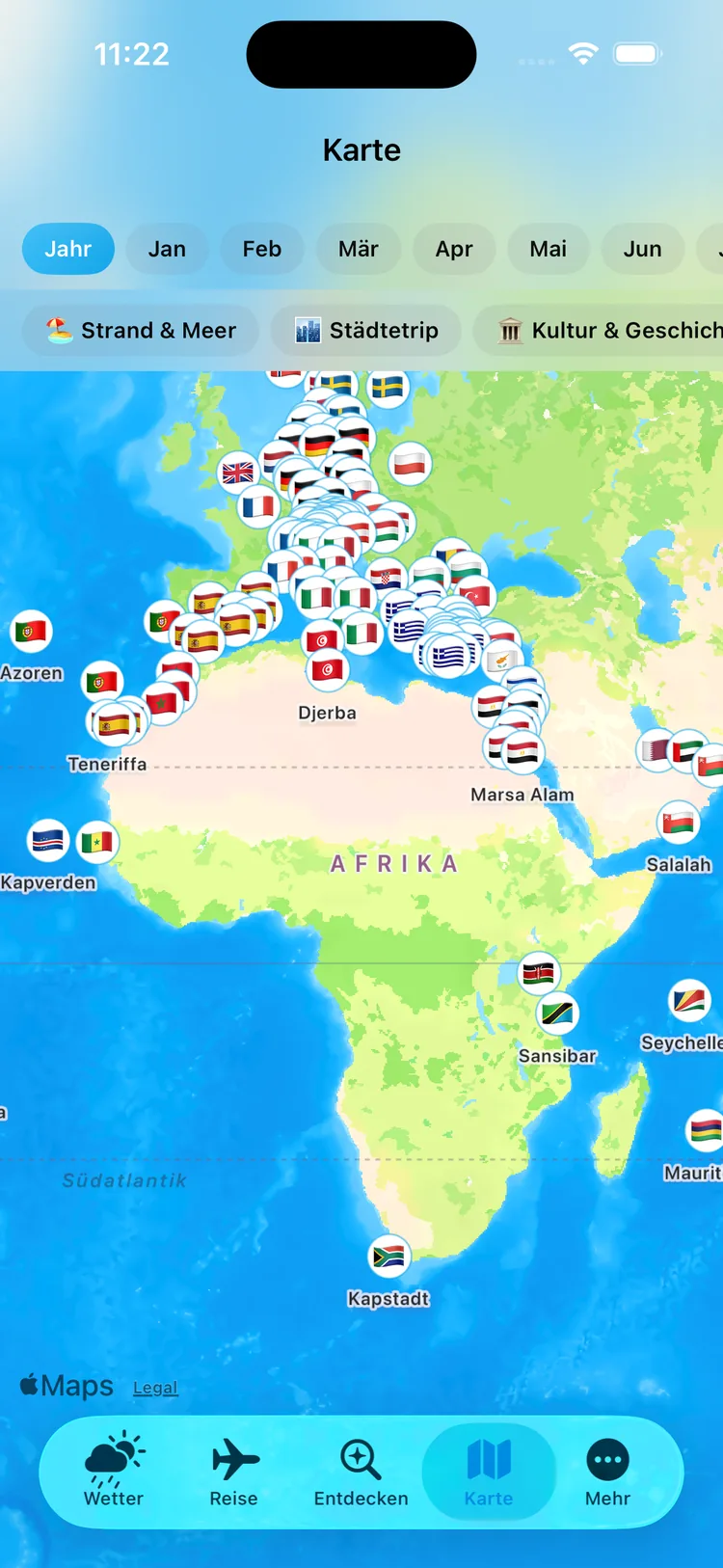 Wettergram auf dem iPhone: Weltkarte mit Reiseziel-Pins über Europa und Afrika, Monatsauswahl und Kategoriefiltern wie Strand und Städtetrip