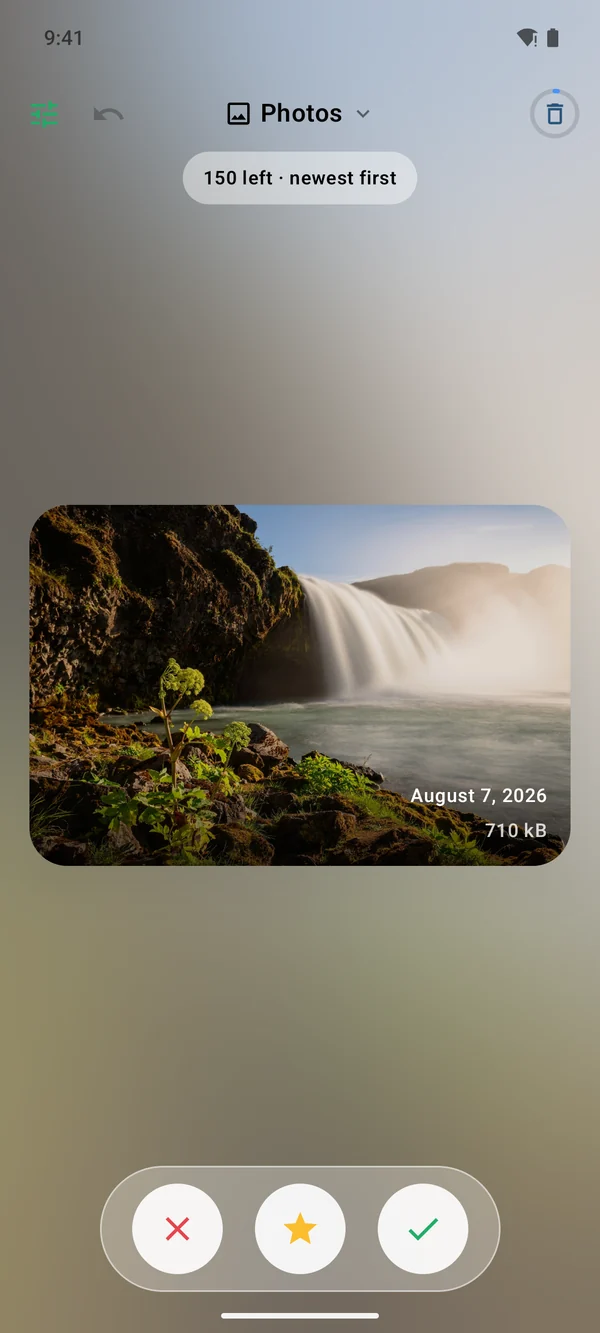 Wischy for Android: photo card with the buttons sort out, favorite and keep